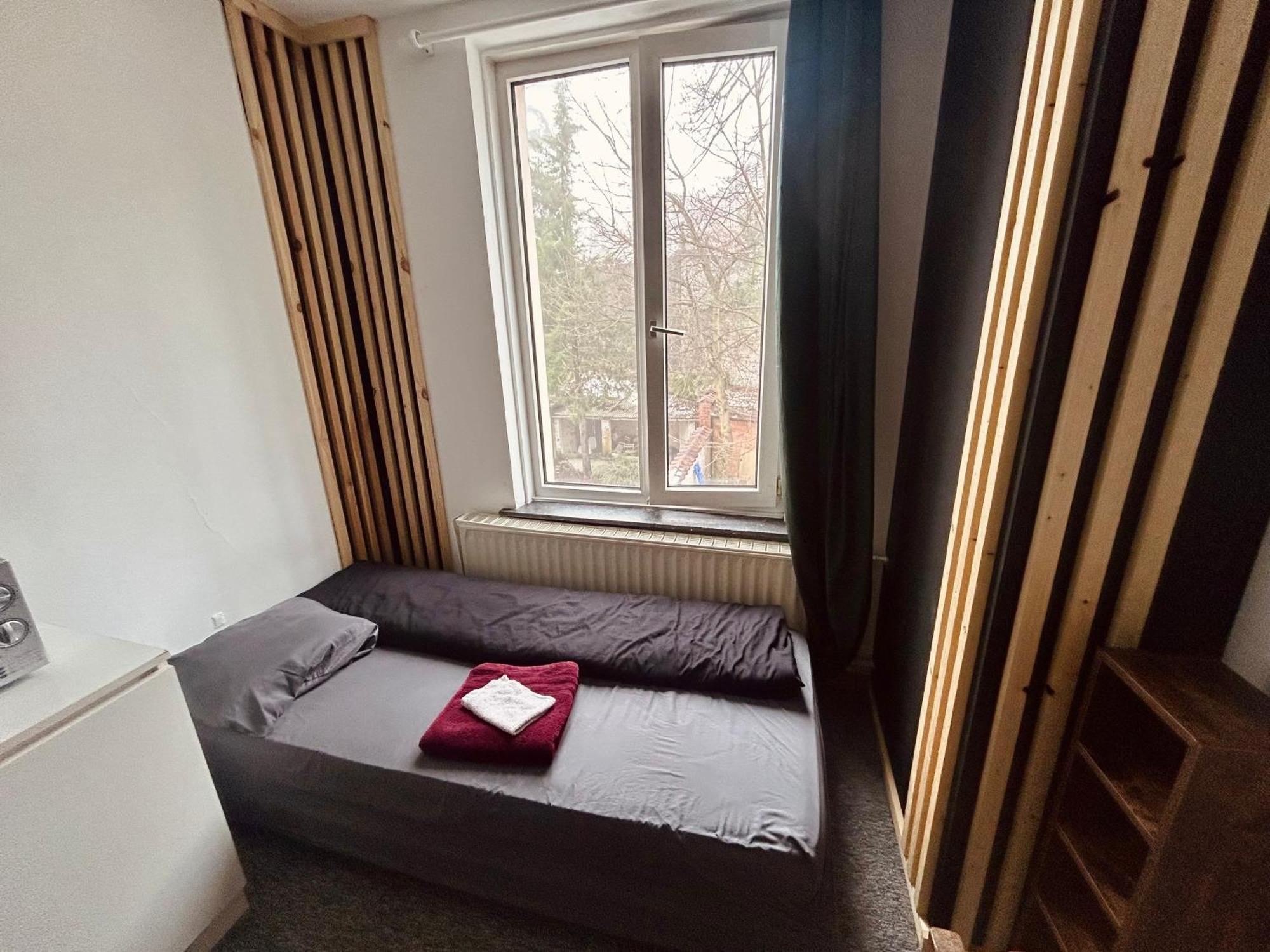 European District Hostel Брюссель Екстер'єр фото