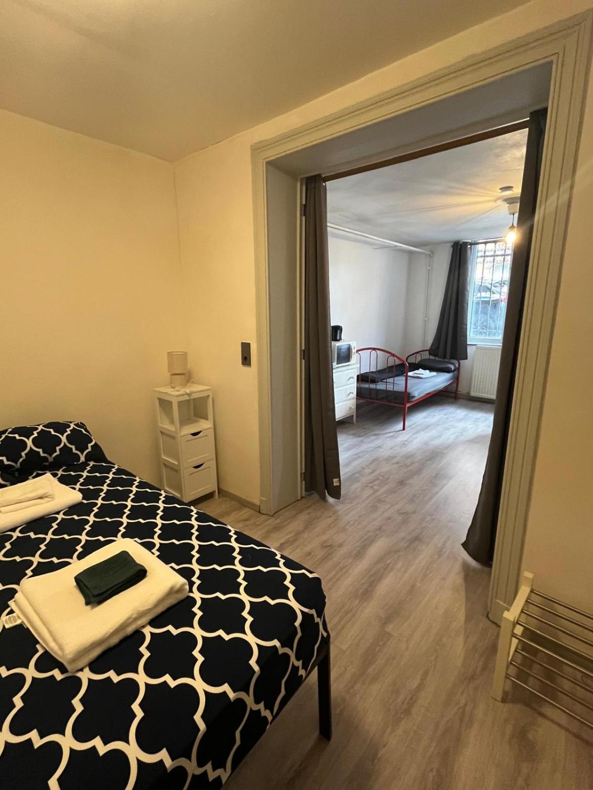 European District Hostel Брюссель Екстер'єр фото