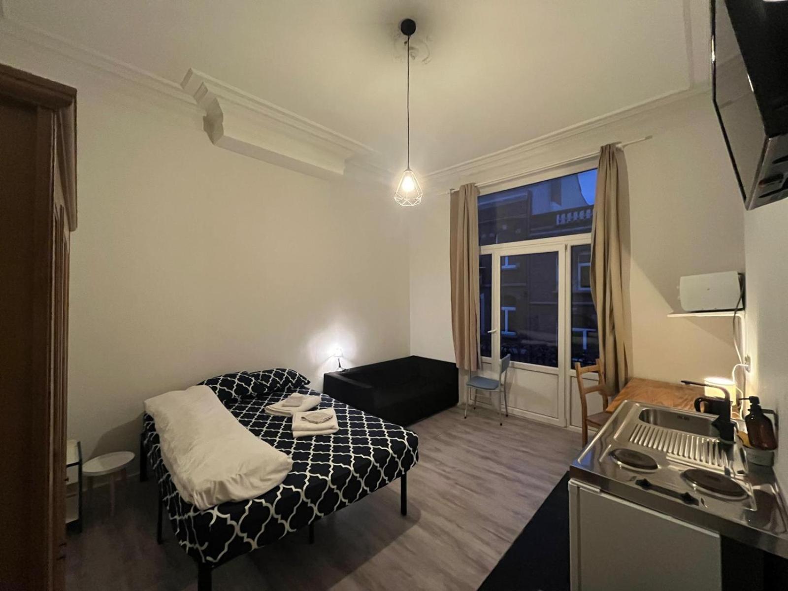 European District Hostel Брюссель Екстер'єр фото