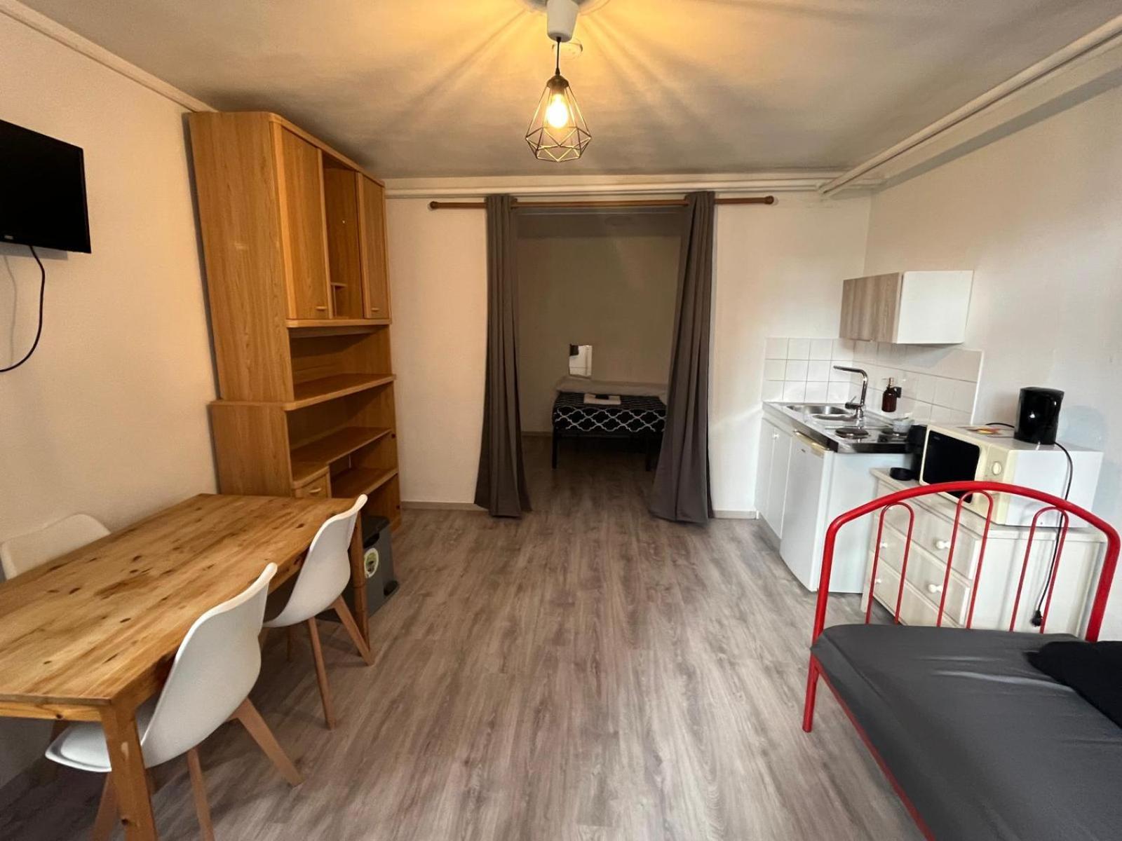 European District Hostel Брюссель Екстер'єр фото
